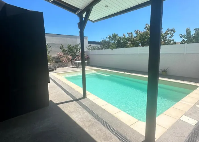 Superbe Appartement Dans Villa Avec Piscine