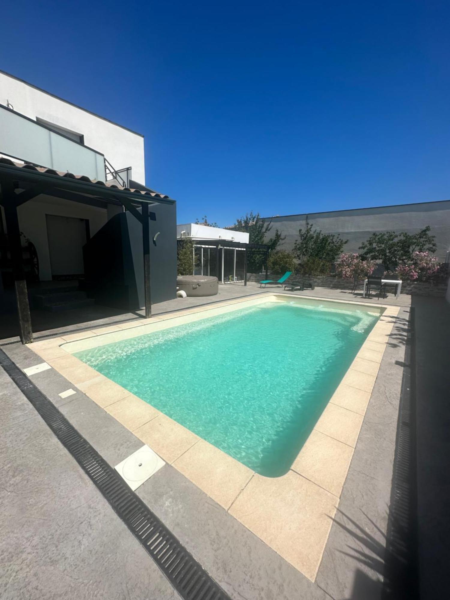Superbe Appartement Dans Villa Avec Piscine Appartement *